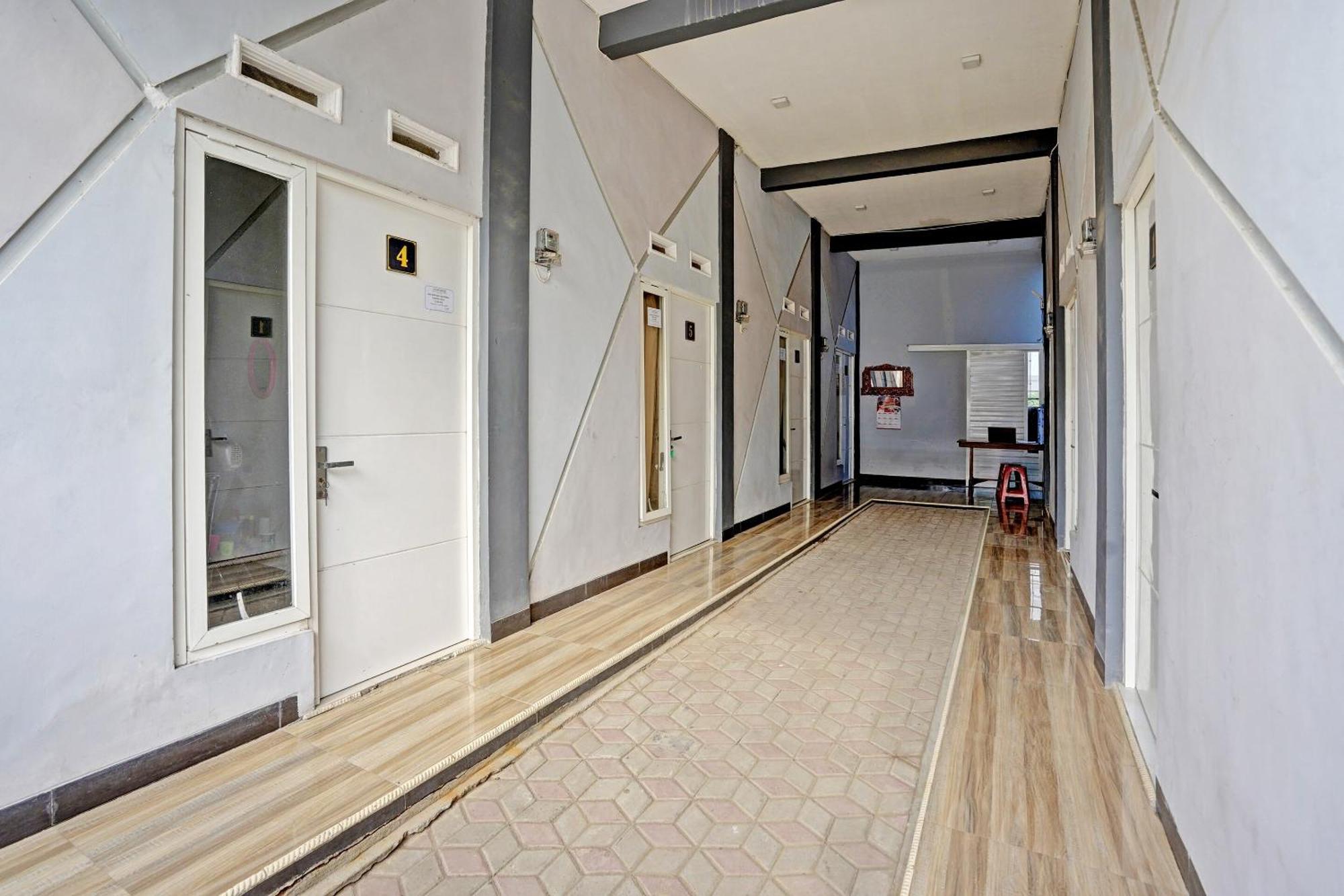 Oyo Life 91866 Paradise Ok Kost Syariah Mojokerto Exterior foto