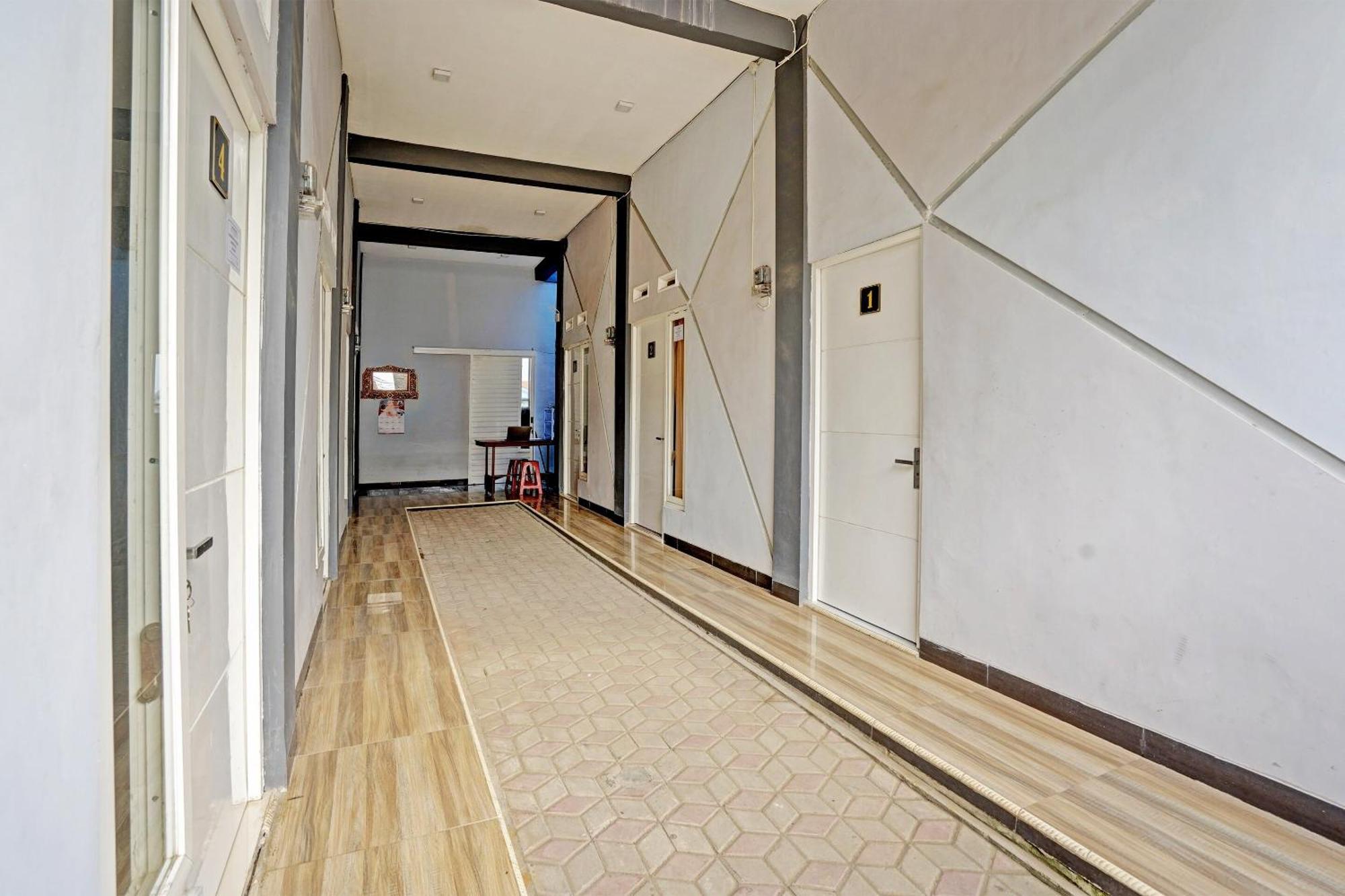 Oyo Life 91866 Paradise Ok Kost Syariah Mojokerto Exterior foto